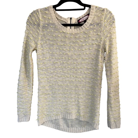 T/O Sweaters Sweaters - T/O Sweaters Textured Long Sleeve Women's Size S Knit Sweater Back Zipper Detail